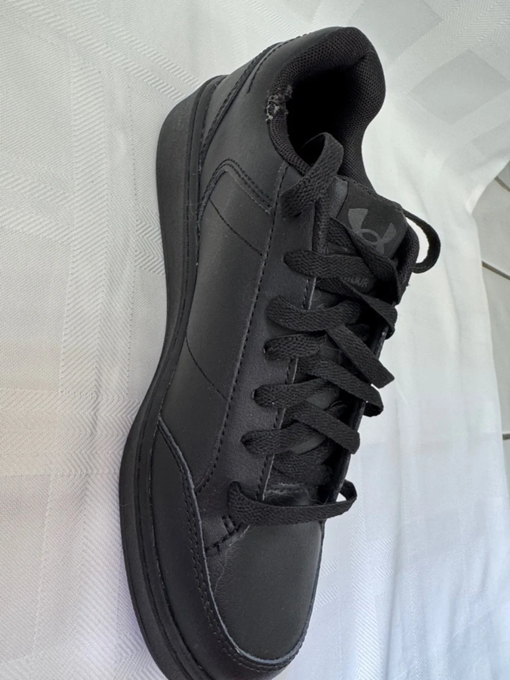 Under Armour all black